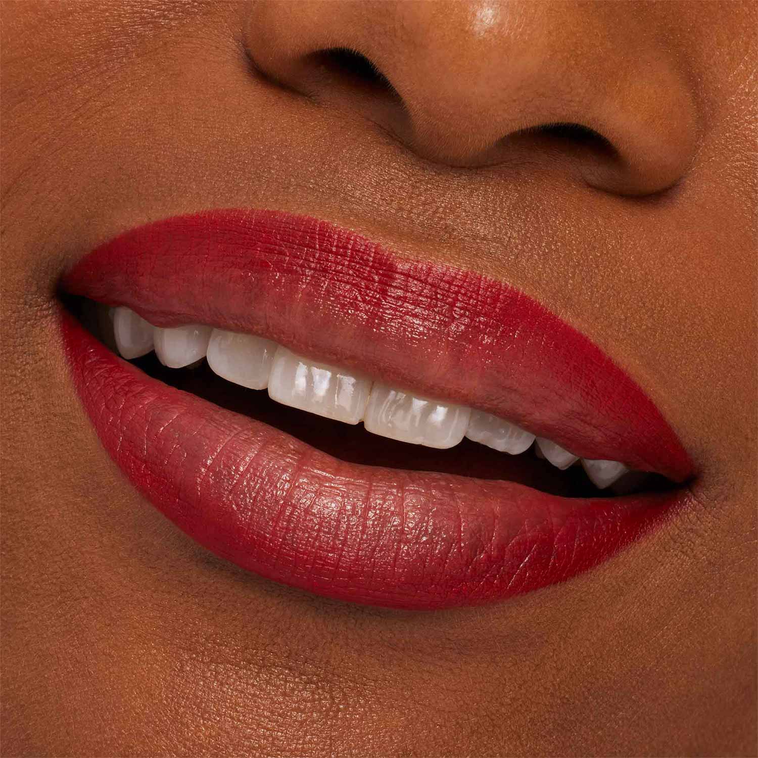 M·A·C LIP PENCIL (DELINEADOR DE LABIOS)